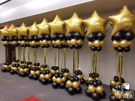 Roaring 20s Balloon Decor, Graduation Balloon Columns Ideas, Graduation Ballon Decoration Ideas, Black And Gold Balloon Columns, Hollywood Party Balloons, Mothers Day Decoration Ideas, Graduation Balloon Ideas, Prom Send Off Ideas Decorations, Balloon Columns Ideas