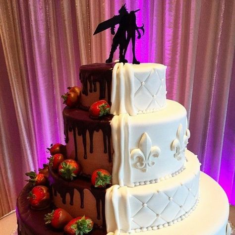 Final Fantasy Wedding, Fantasy Wedding Cake, Gamer Wedding Cake, Gaming Wedding Cake, Fantasy Wedding Theme, Wedding Cake Chocolate, Kingdom Of Hearts, Geek Wedding Cake, Nerdy Wedding Cakes