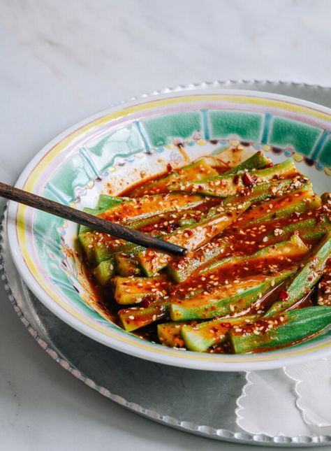 This spicy Sichuan Okra Salad recipe is a Chinese-style cold dish that's easy to make and very delicious. Try this new way to prepare okra! Source: thewoksoflife.com Asian Okra Recipes, Chinese Okra Recipe, Cold Dish Recipes, Okra Salad, 2023 Meals, Okra Recipe, Vegetable Salads, Garden Dinner, Recipes Salads