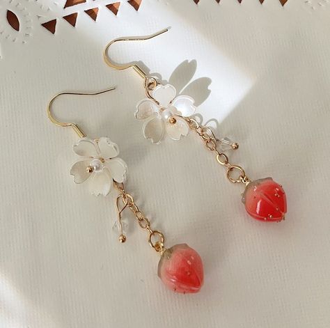 Cute Flower Drop Earrings, Sakura Earrings, Earrings Strawberry, White Sakura, Pretty Jewelry Necklaces, Headpiece Jewelry, Plastic Flower, Sakura Flower, Jewelry Accessories Ideas