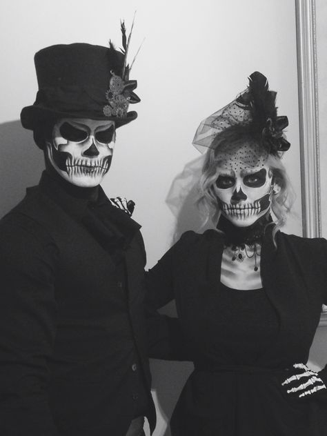 Skeleton Suit Costume, Victorian Skeleton Costume, Skeleton Couple Halloween Costume, Punk Skeleton Costume, Skeleton Makeup Beard, Couples Face Paint Halloween, Skeleton Costume Couples, Couple Skeleton Makeup, Mens Skeleton Makeup