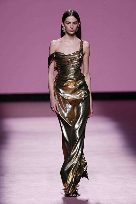 Runway Fashion Couture, Prom Dress Inspiration, Runway Dresses, Creation Couture, Gala Dresses, Glam Dresses, Red Carpet Dresses, Gold Dress, Looks Style