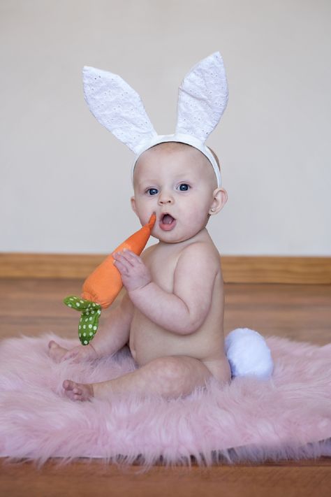 Cute Infant Easter Pictures, Easter Pictures For One Year Old, Sibling Easter Photoshoot, Easter Pics For Babies, Easter Photography Ideas Baby, Baby Easter Picture Ideas, Easter Baby Picture Ideas, Easter Sibling Pictures, Easter Baby Boy Photoshoot