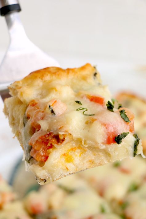 Red Lobster Lobster Pizza Copycat - Kitchen Divas Lobster Flatbread Recipes, Lobster Bruschetta, Lobster Crescent Rolls, Lobster Flatbread, Lobster Toast, Red Lobster Recipes, Red Lobster Shrimp Scampi Recipe, Lobster Pizza, Seafood Pizza Recipes