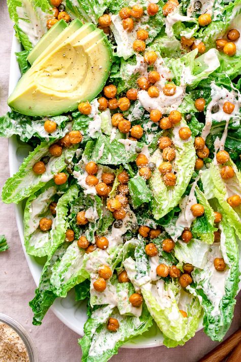 The Best Vegan Caesar Salad - The Simple Veganista Veggie Ceaser Salad, Vegetarian Ceasar Salad Recipes, Caesar Salad With Chickpeas, Ceasar Salad Veggie, Simple Ceasar Salad Recipes, Caesar Salad Vegan, Vegan Ceasar Salad Recipes, Vegetarian Caesar Salad, Vegetarian Ceasar Salad