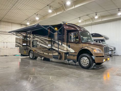 2015 Dynamax DX3 36FK, Class C RV For Sale in Zeeland, Michigan | RVT.com - 399687 Class C Rv Living, Class C Rv Full Time Living, Super C Rv, Cummins Generators, Dynamax Rv Motorhome, Lp Tank, Fabric Awning, Gmc Motorhome For Sale, Class C Motorhomes