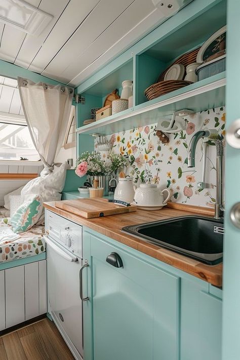 29 Small Camper Interior Desgin Inspirations - TastyInteriors Vintage Caravans Interiors, Turquoise Camper Interior, Shasta Camper Remodel Interior, Cute Campers Inside, Vintage Camper Van Interior, Custom Camper Interior, Vintage Camper Remodel Ideas, Diy Small Camper Remodel, Cute Caravan Interior