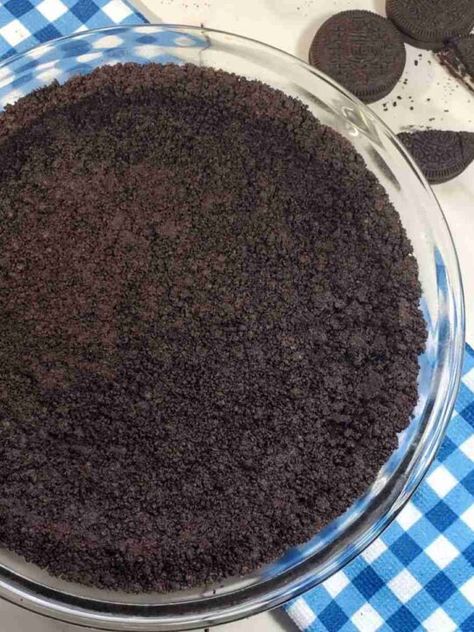 Oreo Cookie Crust Recipe - Easy Chocolate Crust for Cheesecake Oreo Cookie Crust Recipe, Crust For Cheesecake, Cheesecake Base Recipe, Oreo Crust Recipe, Cookie Crust Recipe, Chocolate Graham Cracker Crust, Chocolate Cookie Crust, Dessert Pies, Oreo Dirt