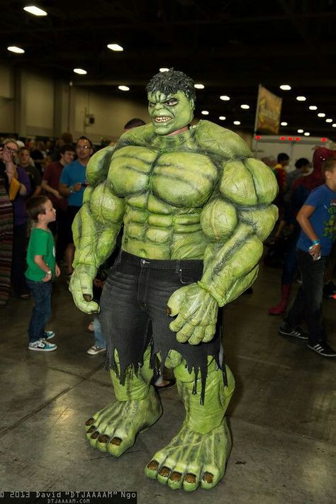 Hulk Armer Design, Crazy Cosplay, Hulk Theme, Hulk Costume, Creative Cosplay, Superhero Cosplay, Awesome Cosplay, The Incredible Hulk, Comic Con Cosplay