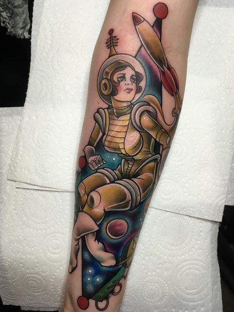 Retro Futuristic SpaceGirl by Holly Walsh @VaudevilleTattooCo Sheffield/UK Retro Futuristic Tattoo, Retro Futurism Tattoo, Leela Tattoo, Scifi Tattoo, Space Pinup, Holly Walsh, Futuristic Tattoo, 50s Aesthetic, Optical Illusion Tattoos