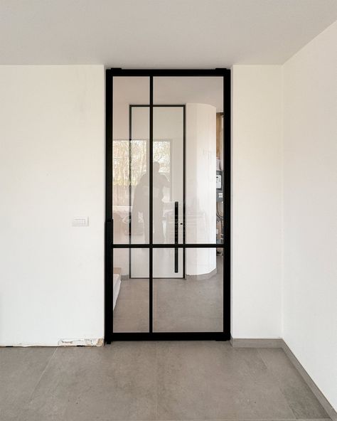 Invest in extraordinary interior doors with ANYWAYdoors. ⁠ ⁠ Discover the versatility and endless personalization of our popular #steellook collection 🤩 crafted from premium anodized aluminum for a luxurious matte finish.⁠ ⁠ 📣 Anything but ordinary⁠ 📐 Made to measure⁠ 💡 Patented technology⁠ 🏭 Made in Belgium⁠⁠ 📜 6 months price guarantee⁠ ⁠⁠⁠ All our interior doors are made with anodised aluminium.⁠ ⁠ Anodising is an electrochemical process that converts the metal surface into a decorative, du... Interior Door Glass, Pivot Hinge, Pivot Door, Anodised Aluminium, Glass Doors Interior, Pivot Doors, Door Glass, Metal Surface, Open Doors