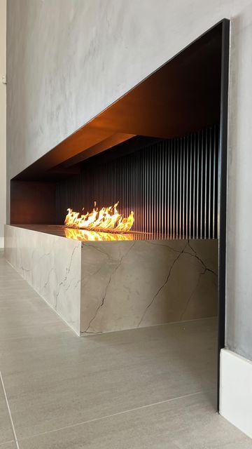 PAUL LUNDGREN on Instagram: "@infinitifireco built this incredible steel linear fireplace and @summitstoneaz cladded the hearth with Lincoln stone. @hopperfinishes applied the Venetian plaster to complete the focal point. This gave #fairwaycanyon the wow factor it needed! @aft_construction @kandqinteriors . . . . . . . #builder #construction #interiordesign #custom #marketing #promote #design #branding #logo #luxury #focus #craftsman #decor #selfpromotion #company #contractor #arizona #archit Epic Fireplace, Venetian Plaster Fireplace, Arizona Architecture, Vapor Fireplace, Craftsman Decor, Stone Fireplaces, Linear Fireplace, Stone Lamp, Apt Ideas