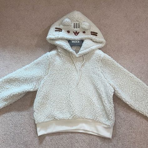 Pusheen Fuzzy Hoodie Pullover XS Excellent Condition Pusheen Hoodie, Fuzzy Hoodie, Hoodie Pullover, Pusheen, Hot Topic, Pullover Hoodie, Super Cute, I Love