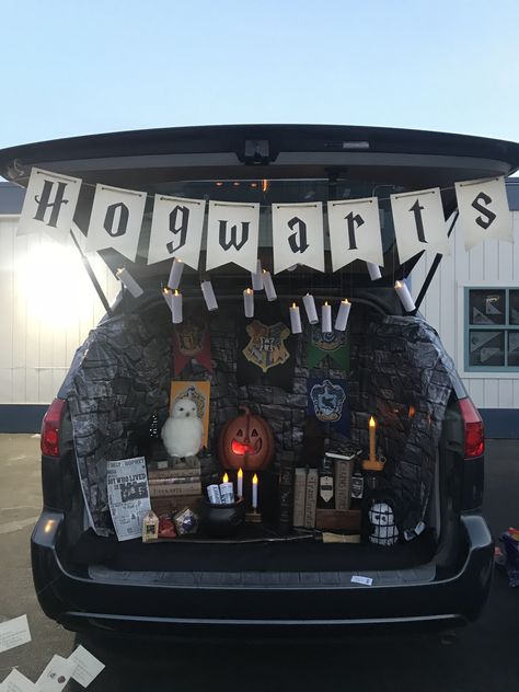 Harry Potter Car Decoration, Haunted Library Trunk Or Treat, Harry Potter Trunk Or Treat Ideas For Suv, Harry Potter Trick Or Trunk Ideas, Harry Potter Trunk Or Treat Games, Harry Potter Truck Or Treat, Trunk Or Treat Ideas For Cars Harry Potter, Harry Potter Themed Trunk Or Treat, Trunk Or Treat Ideas Harry Potter