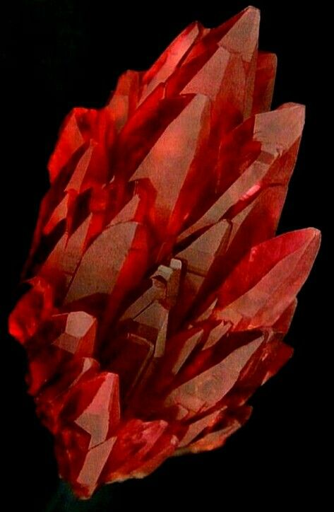 Red Ruby Aesthetic, Red Crystals Aesthetic, Ruby Aesthetic Gem, Red Crystals Stones, Hawke Dragon Age, Crystal Aesthetic, Geology Rocks, Abstract Tattoo, Minerals And Gemstones