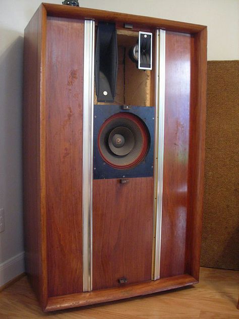 Altec A-7 & Electro-Voice Patrician 800 loudspeakers | Stereophile.com Altec Lansing Speakers, Diy Audio Projects, Jbl Speakers, Open Baffle, Stereo Equipment, Stereo Console, High End Speakers, Altec Lansing, Vintage Speakers