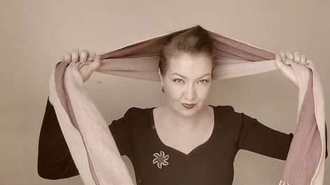 Vintage Head Scarf, Style Hacks, Scarf Tutorial, Head Scarf Styles, Dress Alterations, Scarf Style, Black And White Film, Next Fashion, Vintage Glam