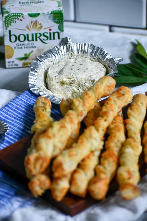 Parmesan Herb Cheese Twist – The Table Of Spice Parmesan Twists, Bread Twists, Cheese Twists, Creamed Cucumbers, French Onion Dip, Best Chips, Boursin Cheese, Herb Cheese, Party Starters