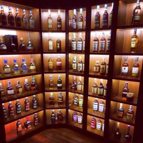 Drinking Bar Design, Home Alcohol Display, Bourbon Cellar, Whisky Display, Bar Room Design, Whisky Room, Alcohol Display, Whiskey Collection, Bar Lounge Room