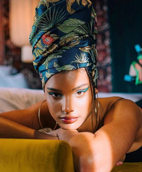 Headwrap Hairstyles, Beautiful Photoshoot Ideas, Beautiful Braided Hair, Hair Scarf Styles, African Models, Creative Photoshoot Ideas, Estilo Hippie, Photoshoot Themes, Photoshoot Concept