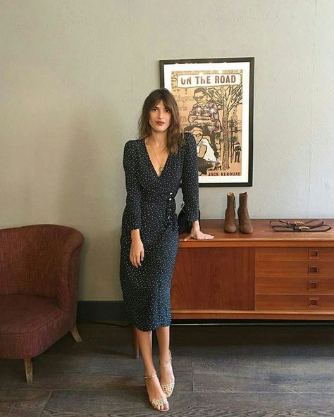 Jeanne Damas Style, Parisian Chic Style, Jeanne Damas, French Girl Style, Paris Mode, Elegante Casual, Victoria Bc, French Girls, Parisian Chic