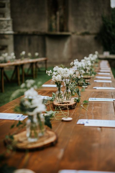 Wooden wedding tables Rectangle Table Wedding Decorations, Wedding Tables Outdoor, Wooden Tables Wedding Reception, Elegant Farmhouse Wedding Centerpieces, Wedding Wooden Table Decorations, Wooden Table Decor Wedding, Simple Wooden Table Wedding Decor, Bare Wood Table Wedding, Rustic Outdoor Table Settings