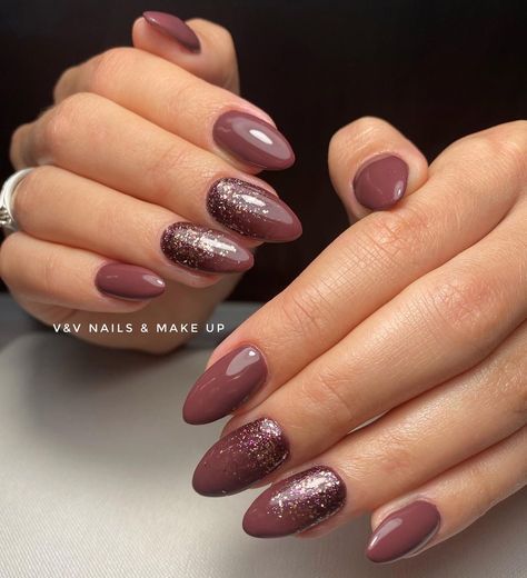 Autumn Nails Glitter, Ombre Brown Nails, Nail Colors Winter Classy, Nagel Pink, Autumn Brown Nails, Autumn Winter Nails, Fall Autumn Nails, Nail Extensions Acrylic, Nagel Design