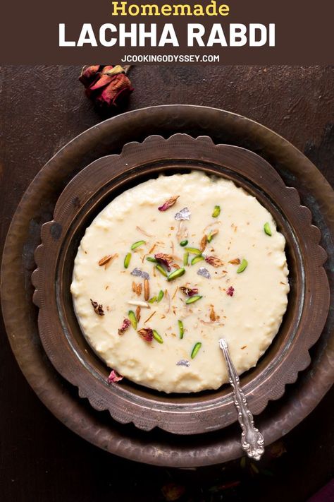 Lachha rabdi dessert served with a spoon Rabri Recipe, Rabdi Recipe, Indian Vegetable Curry, Indian Milk, Peda Recipe, Indian Desert, Milk Dessert, Chilled Desserts, Recipe Generator