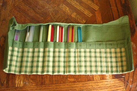 PezJunky: DIY Double Pointed Knitting Needle Case Double Pointed Needle Case Pattern, Knitting Needles Organizer, Diy Knitting Needle Case, Interchangeable Knitting Needle Case Pattern, Sew Knitting Needle Case, Double Pointed Knitting Needle Storage, Needle Storage, Knitting Needle Storage, Double Pointed Knitting Needles