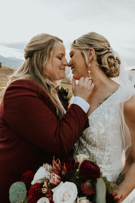 Wedding Ideas Lesbian Couple, Lesbian Wedding Picture Ideas, Hailey 2023, Lesbian Wedding Photography Poses, Lesbian Wedding Outfits Suits Style, Lesbian Wedding Outfits, Lesbian Wedding Photography, Brooklyn Wedding Photos, Sedona Elopement