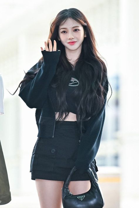 Aespa Karina Airport Fashion, Karina Airport, Diesel Fashion, Karina Winter, Festival 2023, Karina Aespa, Black Mamba, Korean Celebrities, Airport Style