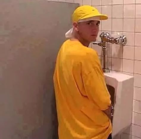 Marshall peeing Eminem Memes, The Eminem Show, Eminem Funny, The Slim Shady, Eminem Wallpapers, Ace Hood, Eminem Photos, The Real Slim Shady, Eminem Slim Shady