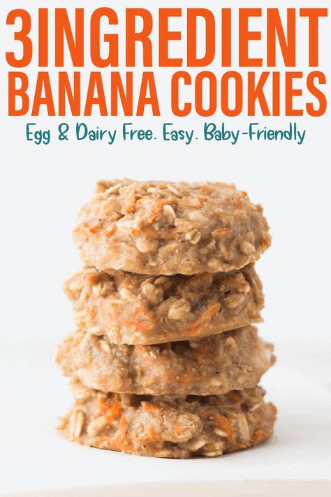 3 ingredients are all you need to make these soft and delicious vegan banana oatmeal cookies. They are the perfect breakfast or snack for babies and toddlers! Blw Snacks 12 Months, Blw Recipes With Banana, Baby Oatmeal Cookies, Baby Cookies Recipe, Blw Cookies, Banana Recipes For Babies, Banana Blw Recipe, Banana Toddler Recipes, Cookies For Babies