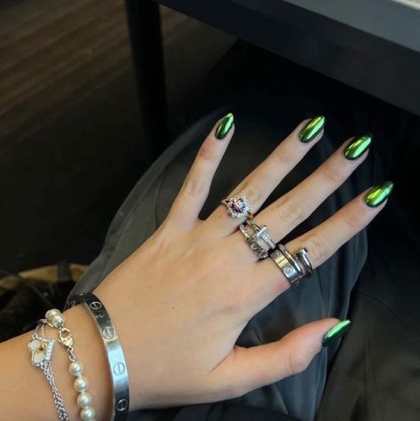 Like Green Chrome Nails, Chrome And Green Nails, Green Chrome Gel Nails, Black Green Chrome Nails, Green Chrome Nail Art, Green Mettalic Nails, Metalic Green Nail, Green Reflective Nails, Black Nails With Green Chrome