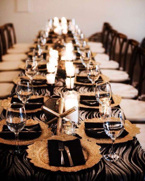 35th Birthday Dinner with a Masculine Touch | CatchMyParty.com Dinner Party For Men, Masculine Table Decor, Husband Birthday Dinner, Masculine Party Decor, Melanin Party, 60th Birthday Dinner, 50th Birthday Dinner, Masculine Birthday Party, Masculine Party