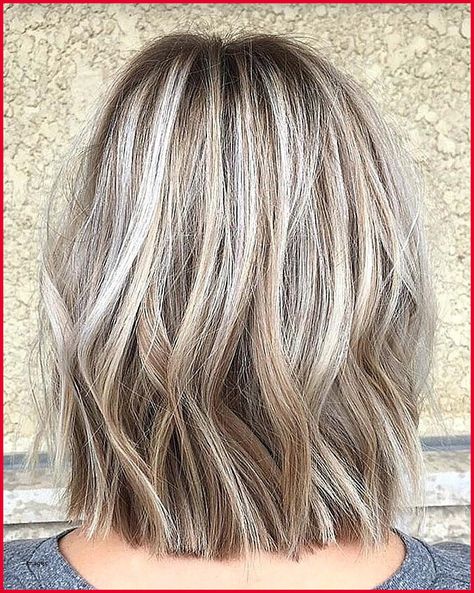 transition to grey hair with highlights - Google Search Cool Blonde Highlights, Trendy We Fryzurach, Grey Blonde Hair, Covering Gray Hair, Dyed Blonde Hair, Blending Gray Hair, Ash Blonde Hair, Gray Hair Highlights, Cool Blonde