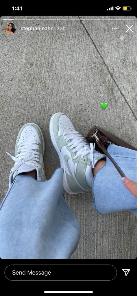 Shoe Pics Instagram Story, Sneaker Ig Story, Shoe Pictures Instagram Sneakers, Instagram Story Ideas Shoes, Shoes Ig Story Ideas, Shoes Story Instagram Ideas, Sneakers Instagram Stories, Jordan Instagram Stories, New Shoes Instagram Story