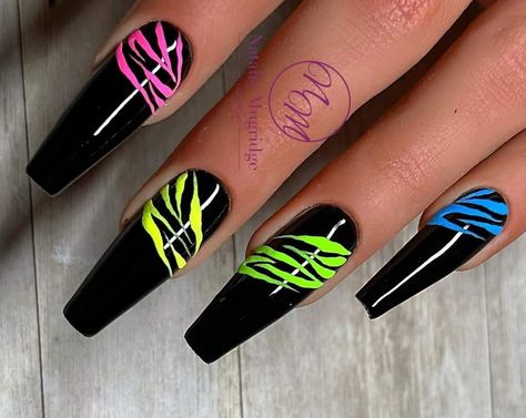 Neon Light Nail Art, Black Vacation Nails, Black And Neon Nail Designs, Bedazzle Nails, Techno Nails, Bright Acrylic Nails, Wow Nails, Sassy Nails, Fantasy Nails