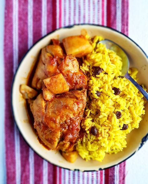 Cape Malay Chicken Curry Malay Chicken Curry, Malay Recipes, South African Food, Cape Malay, South African Dishes, African Dishes, Healthy Wealthy, Yellow Rice, African Recipes