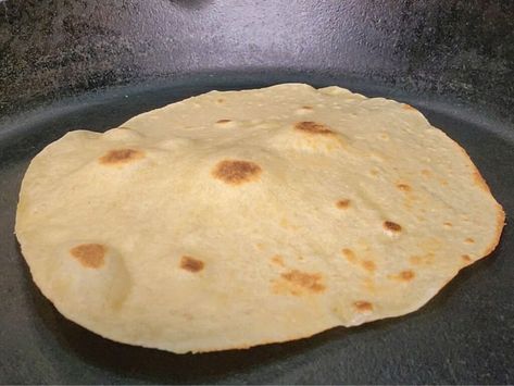 The Perfect Fresh Milled Flour Tortillas - Grains In Small Places Tortilla Dough, Fresh Milled Flour, Recipes With Flour Tortillas, How To Make Tortillas, Wheat Recipes, Real Bread, Potatoe Casserole Recipes, Tortilla Recipe, Grain Foods