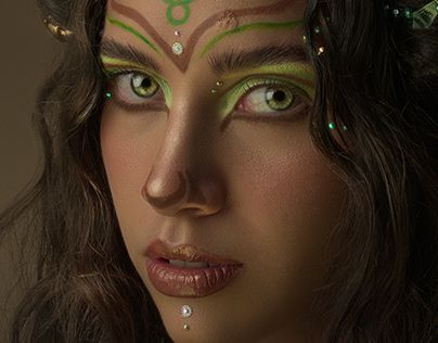 Mother Nature Eye Makeup, Woodland Makeup Fairies, Forest Elf Cosplay Makeup, Mother Nature Makeup Halloween, 4 Elements Halloween Costume, Nature Elf Makeup, Fairy Core Makeup Green, Elf Fantasy Makeup, Woodland Faerie Makeup