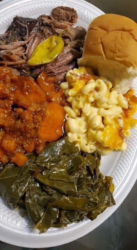 Black People Salad, Cookout Food Black People, Thanksgiving Food Black People, Party Food Black People, Soul Food Dinner Plates, Black People Meals, Black People Food Recipes, Black People Food, Southern Recipes Soul Food