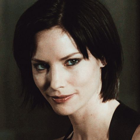 Jill Valentine Movie, Jil Valentine, Resident Evil Apocalypse, Sienna Guillory, Valentines Movies, Valentine Resident Evil, Resident Evil Girl, Resident Evil Game, Jill Valentine