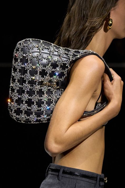 Gucci Spring 2024 Ready-to-Wear Collection | Vogue Sparkly Bag, Edgy Bags, Gucci Spring, Antonio Marras, Women's Bags By Style, Best Handbags, Fashion Editor, Spring 2024, Bags Designer Fashion