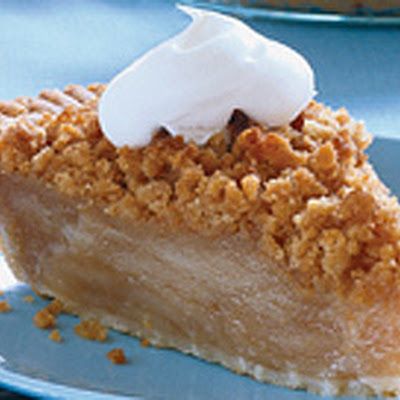 RITZ Mock-Apple Pie @keyingredient #pie Mock Apple Pie With Ritz Crackers, Ritz Mock Apple Pie Recipe, Mock Apple Pie With Green Tomatoes, Green Tomato Mock Apple Pie, Rocky Mountain Apple Pie Caramel Apple, Natasha’s Kitchen Apple Pie, Kraft Foods, Pie Flavors, Refrigerated Pie Crust