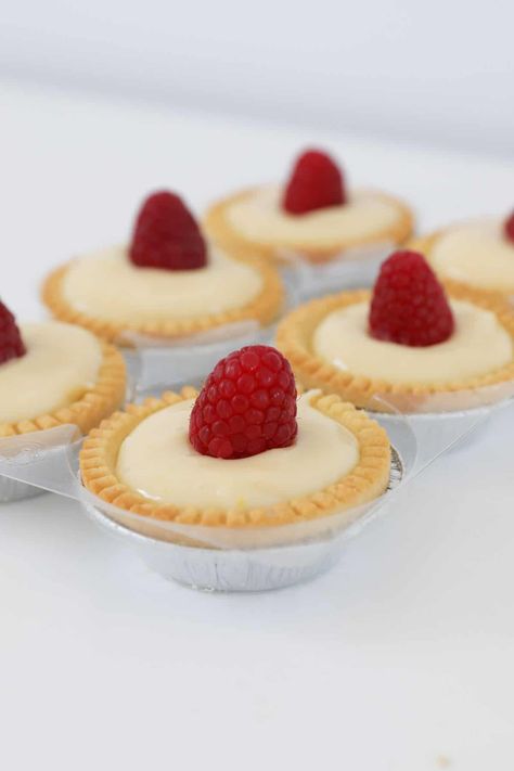 Tart Shell Recipe Filling, Vanilla Custard Tart Recipe, What To Make With Shortcrust Pastry, Shortcrust Pastry Desserts, Tart Custard Filling, Easy Vanilla Custard, Mini Custard Tarts, Custard Tartlets, Crunchie Recipes