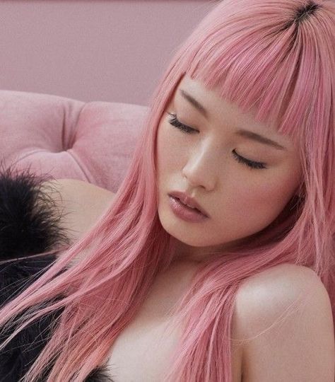 Blonde To Pink Ombre, Pink Ombre Hair, Scene Girl, Stylish Short Hair, Hair Blond, Pink Wig, Short Hair Wigs, Short Hair Balayage, Ombre Hair Color