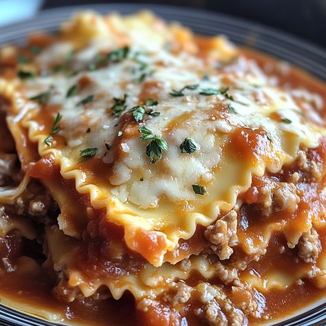 Crockpot Ravioli Lasagna Easy Crockpot Lasagna Ravioli, Slow Cooker Ravioli Lasagna Crockpot, Crockpot Cheese Ravioli Lasagna, Dinner Ideas Ravioli, Skillet Ravioli Lasagna, Crock Pot Ravioli Casserole, Crockpot Ravioli Lasagna With Ricotta, Rival Crockpot Recipes, Crockpot Tortellini Lasagna