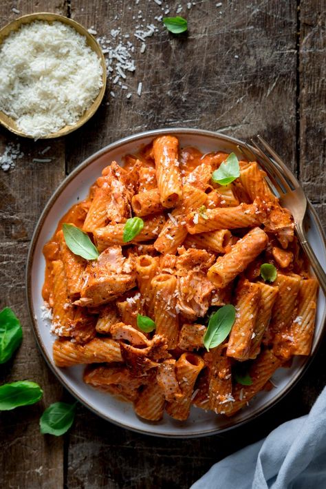 Salmon In Tomato Sauce Recipe, Salmon Tagliatelle, Pasta Sauce Recipes Tomato, Creamy Salmon Pasta, Salmon Pasta Recipes, Rigatoni Recipes, Creamy Tomato Pasta, Tomato Pasta Recipe, Red Sauce Pasta