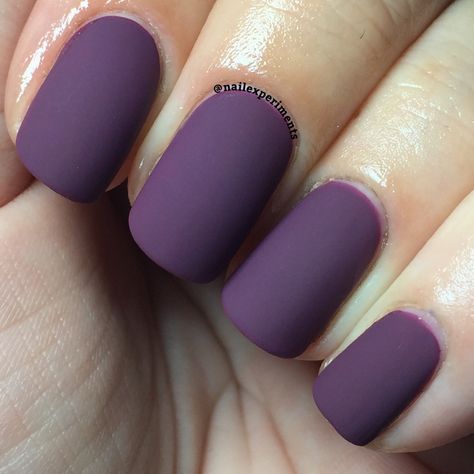 Mate Purple Nails, Dark Purple Matte Nails Design, Purple Fall Nails Ideas, Sns Nails Matte, Spring Matte Nail Colors, Fall Gel Nails Matte, Winter Matte Nails Colors, Matte Purple Nail Designs, Purple Matt Nails